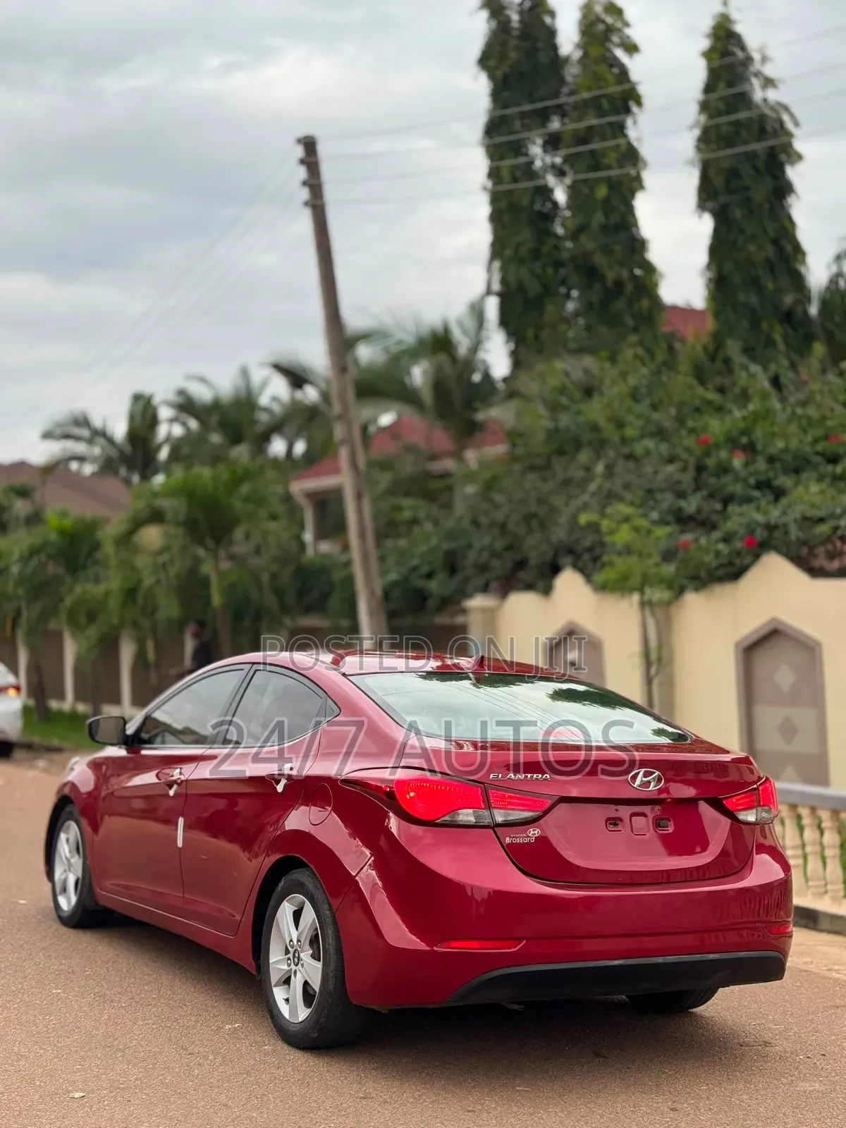 Hyundai Elantra 2012 Red