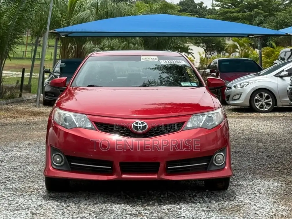 Toyota Camry 2014 Red