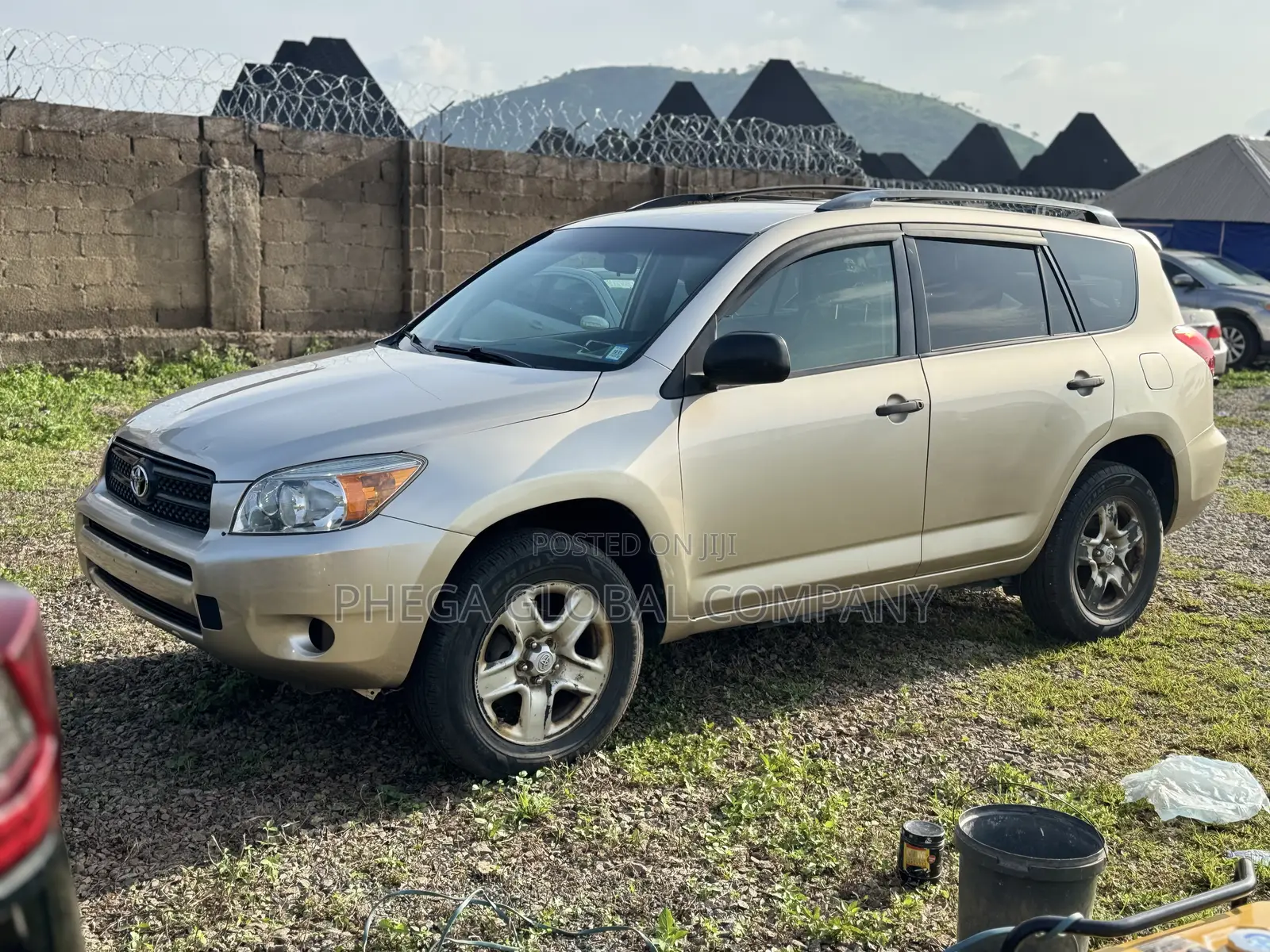 Toyota RAV4 200 4X4 Automatic 2008 Gold
