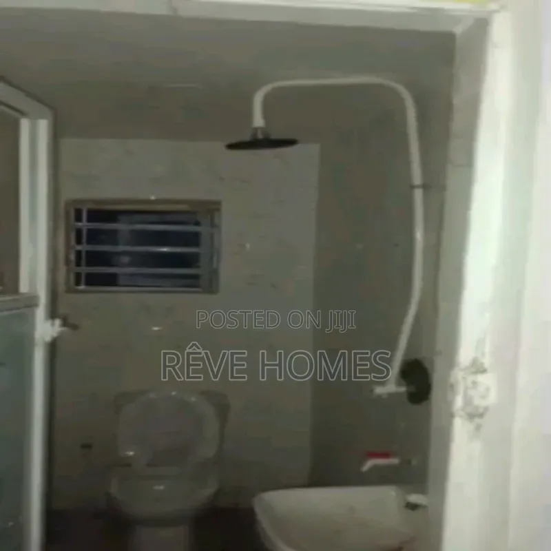 Mini Flat in Adekunle for rent