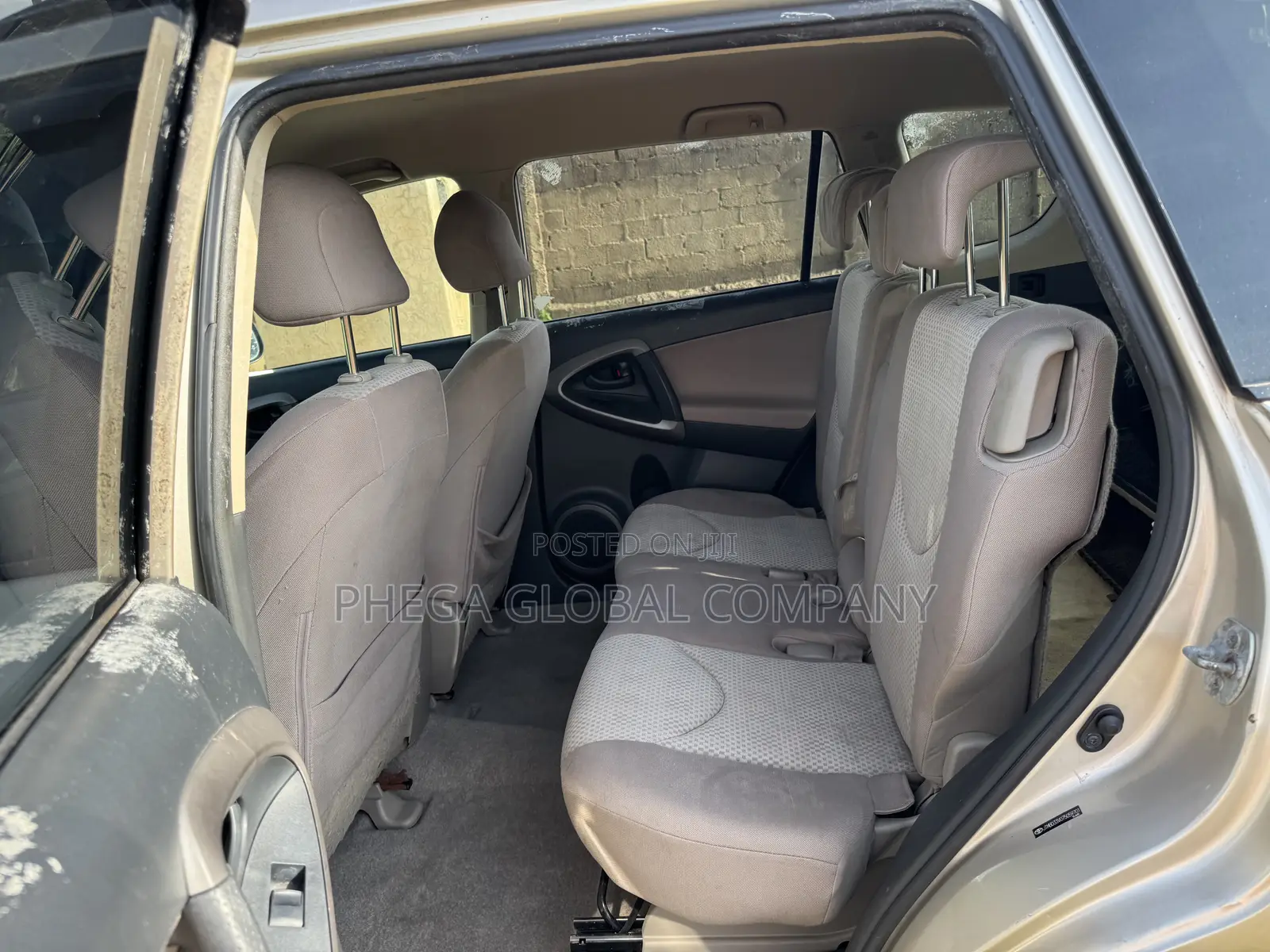 Toyota RAV4 200 4X4 Automatic 2008 Gold