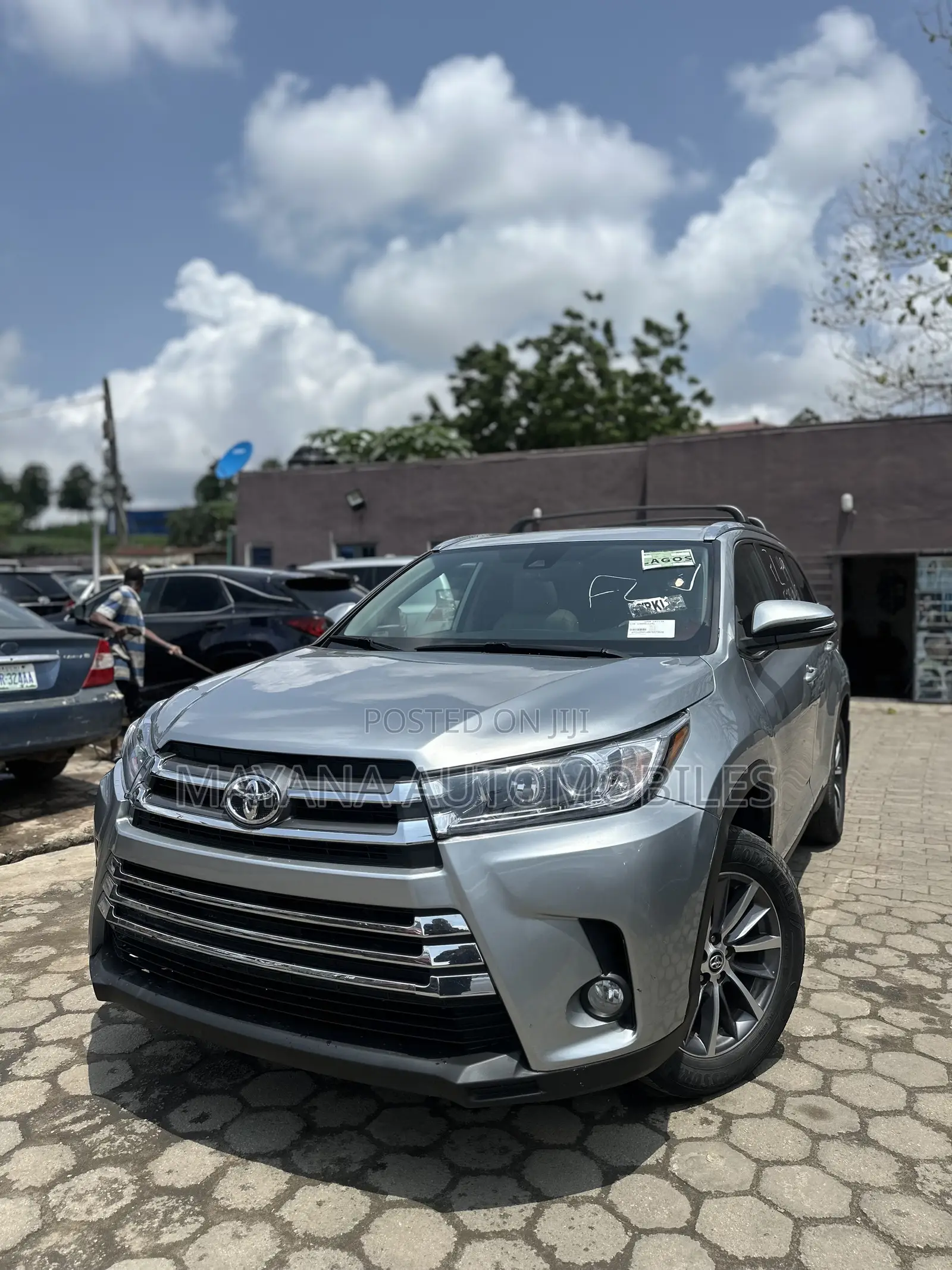Toyota Highlander XLE 2019 Silver