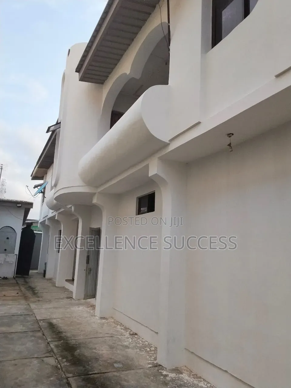 3bdrm Block of Flats in Abaranje Ikotun for sale