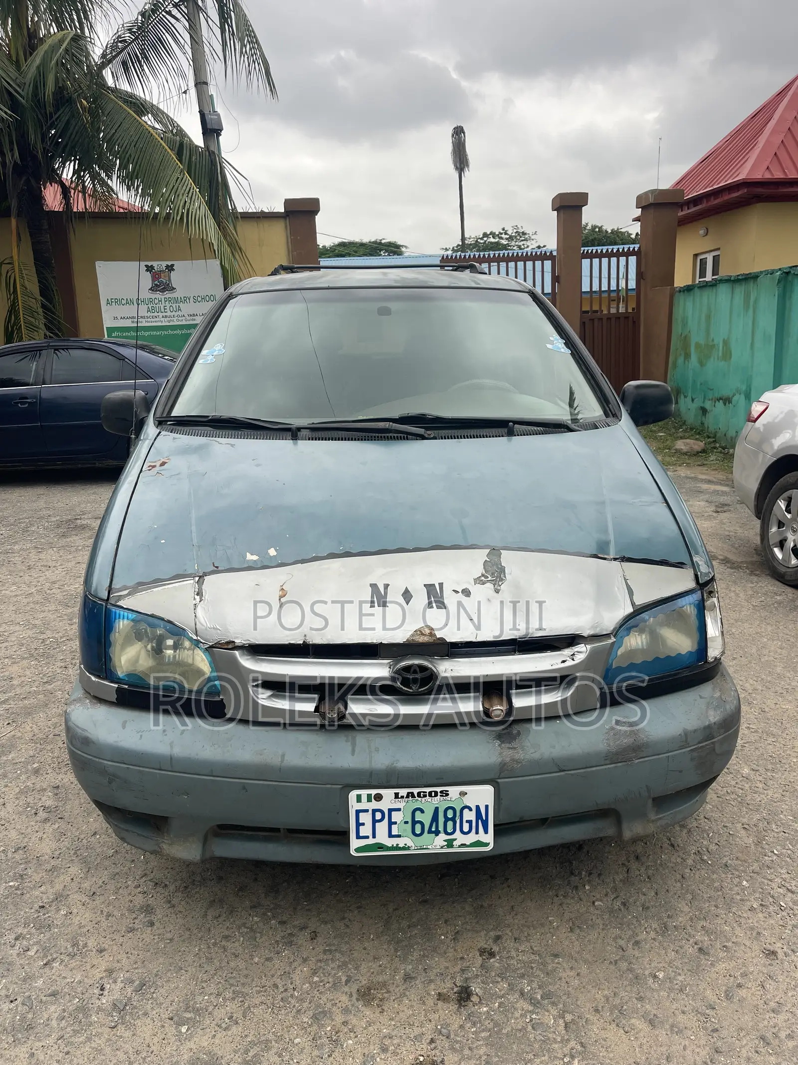 Toyota Sienna LE 2002 Gray