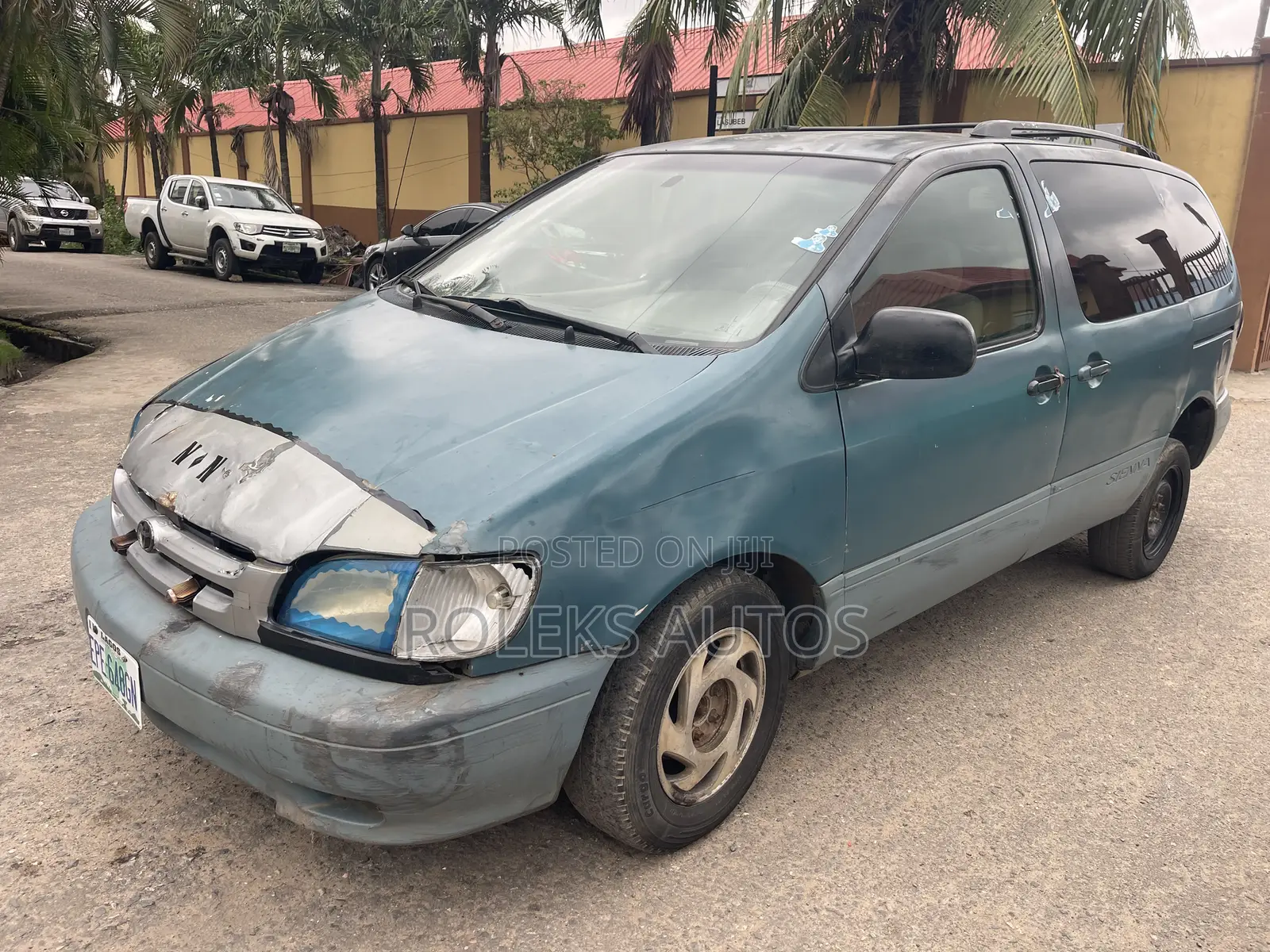 Toyota Sienna LE 2002 Gray