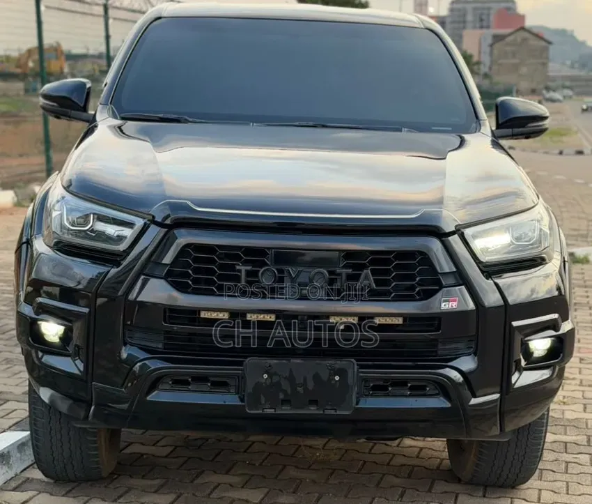 Toyota Hilux 2023 Black