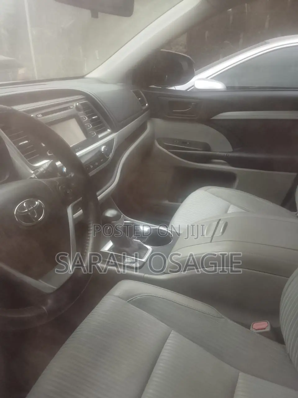 Toyota Highlander LE 4x2 V6 (3.5L 6cyl 8A) 2017 Gray