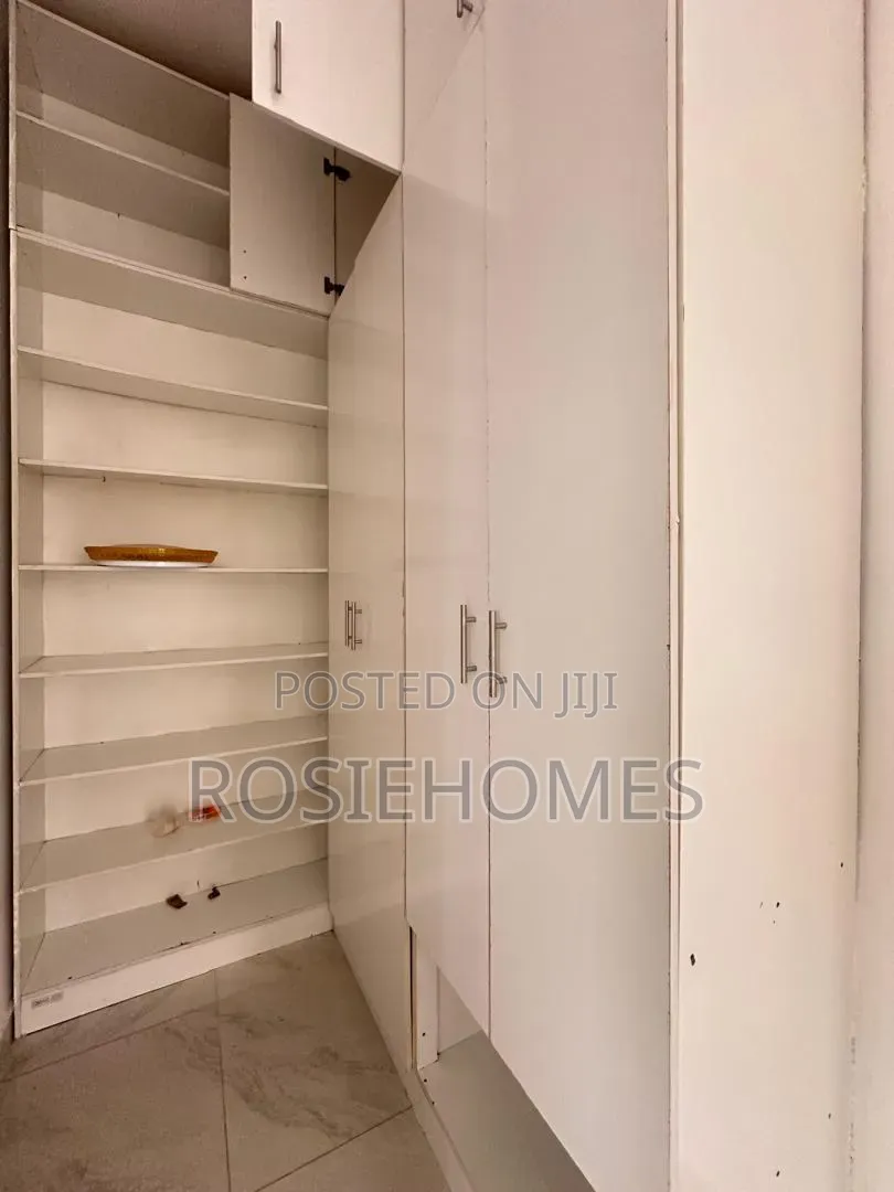 4bdrm Duplex in Ikota Gra for rent