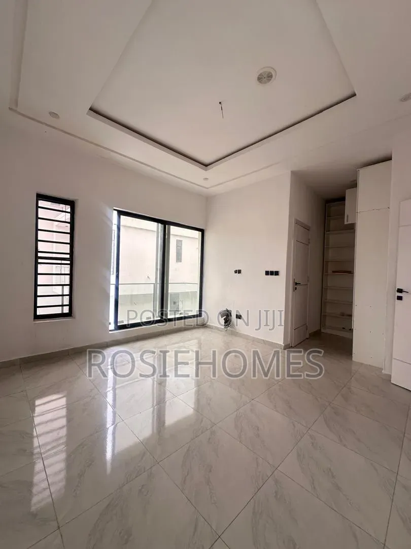 4bdrm Duplex in Ikota Gra for rent