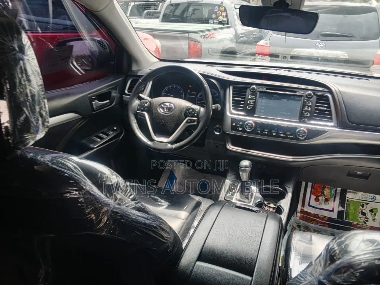Toyota Highlander XLE 4x4 V6 (3.5L 6cyl 8A) 2017 Gray