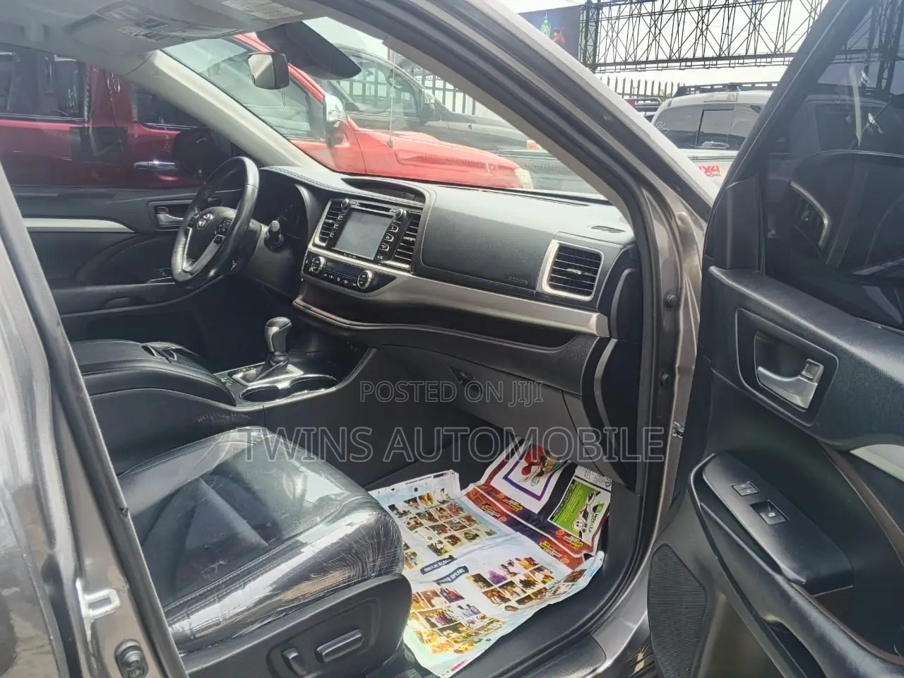 Toyota Highlander XLE 4x4 V6 (3.5L 6cyl 8A) 2017 Gray