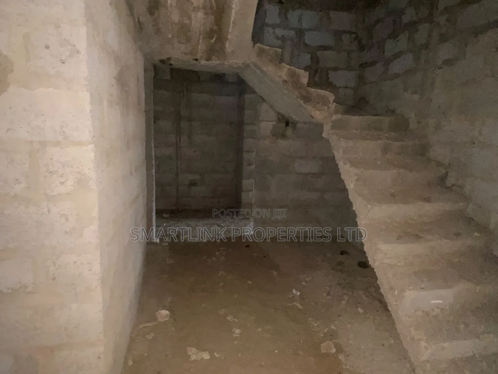 4bdrm Penthouse in Pyakasa for sale