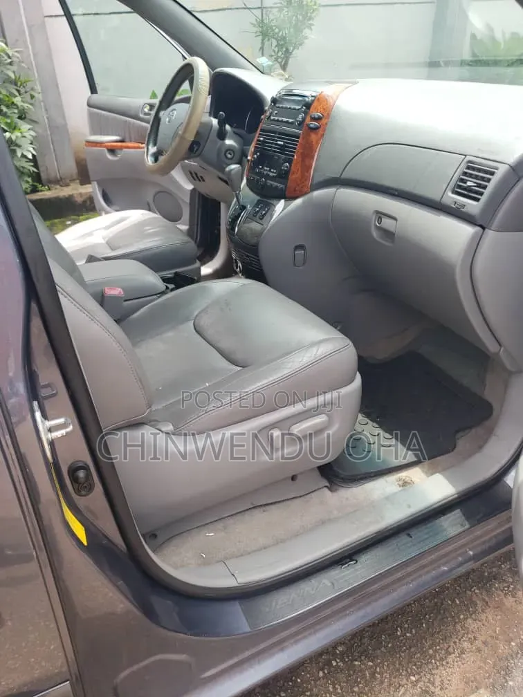 Toyota Sienna 2008 Gray
