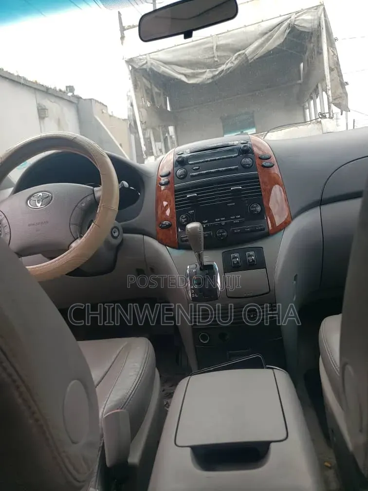 Toyota Sienna 2008 Gray