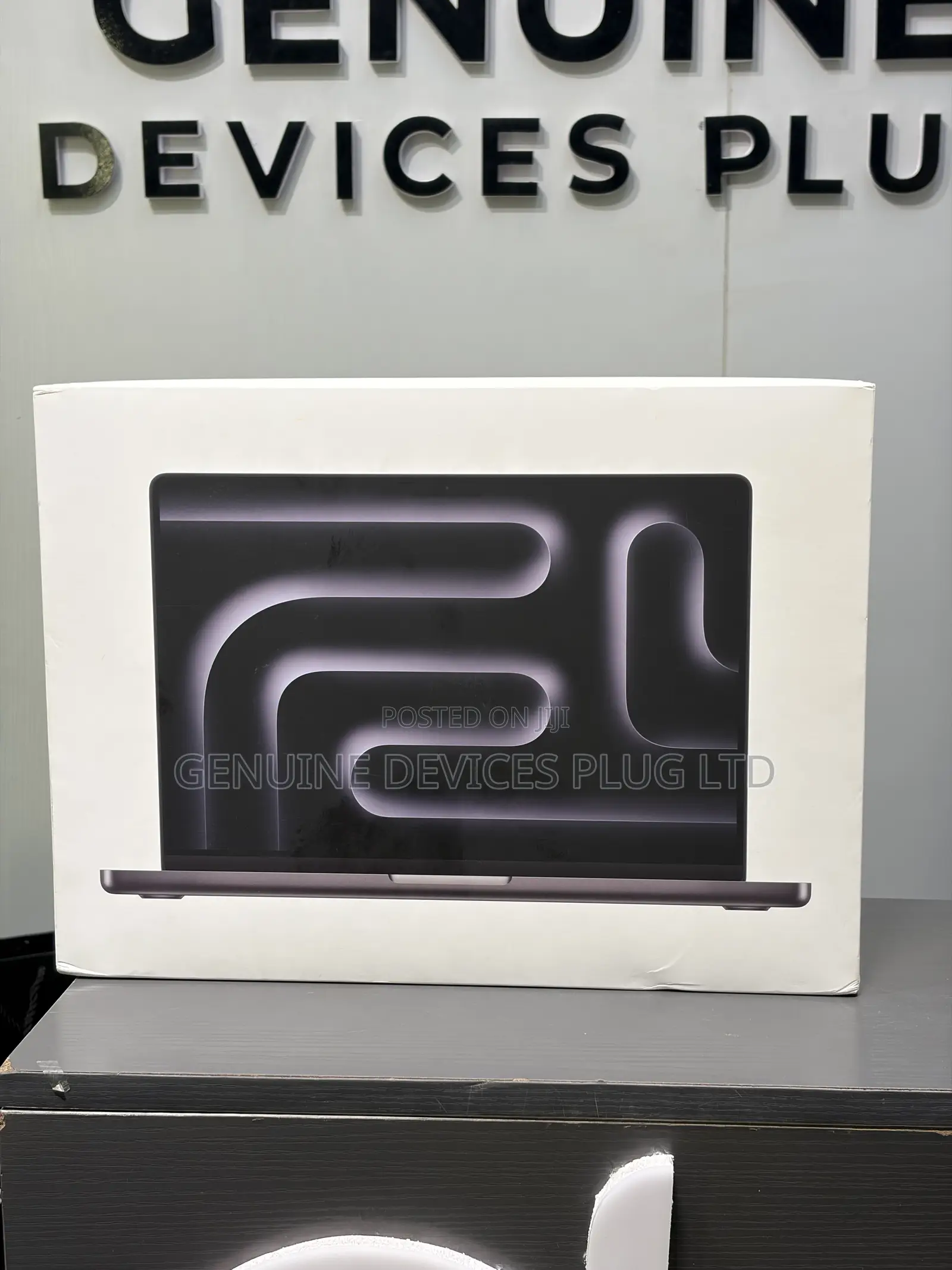 New Laptop Apple MacBook Pro 2025 M5 18GB Apple M5 SSD 1T