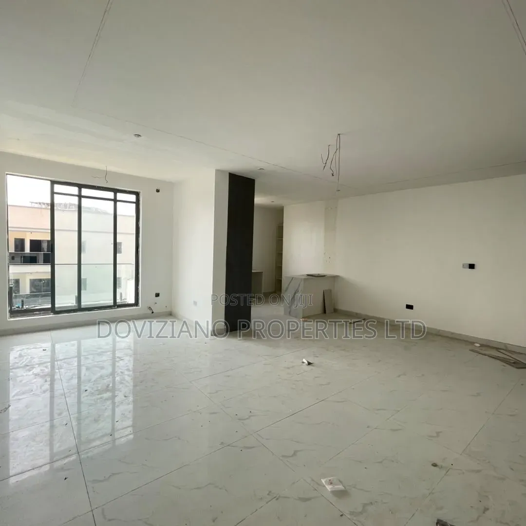 2bdrm Apartment in Lekki Phase 1 for sale