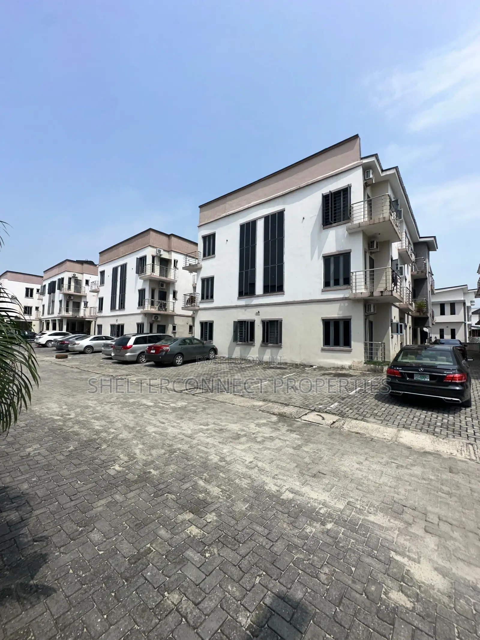 4bdrm Apartment in Lekki Conservation, Lagos State for rent