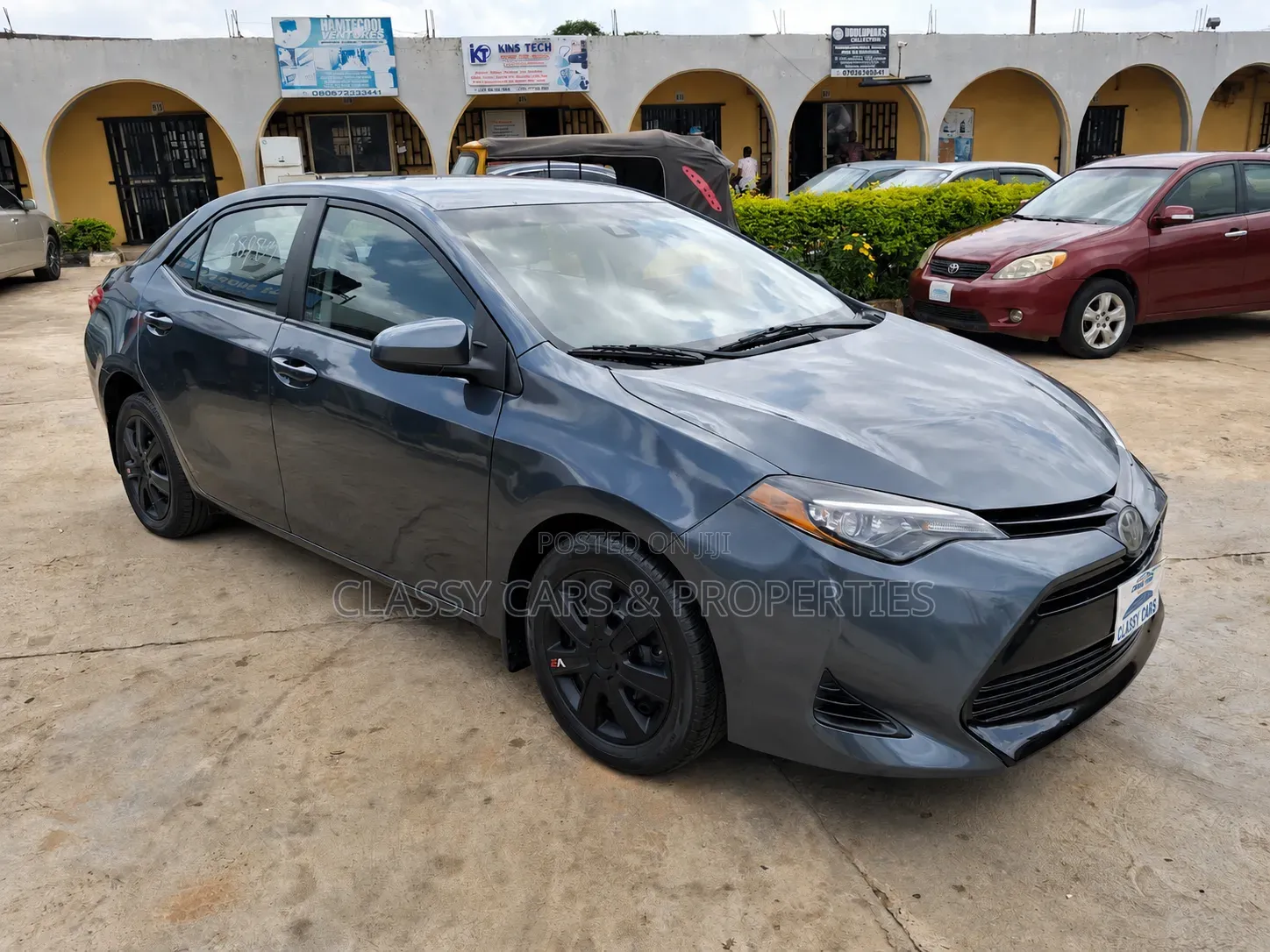 Toyota Corolla LE 4dr Sedan (1.8L 4cyl CVT) 2017 Gray