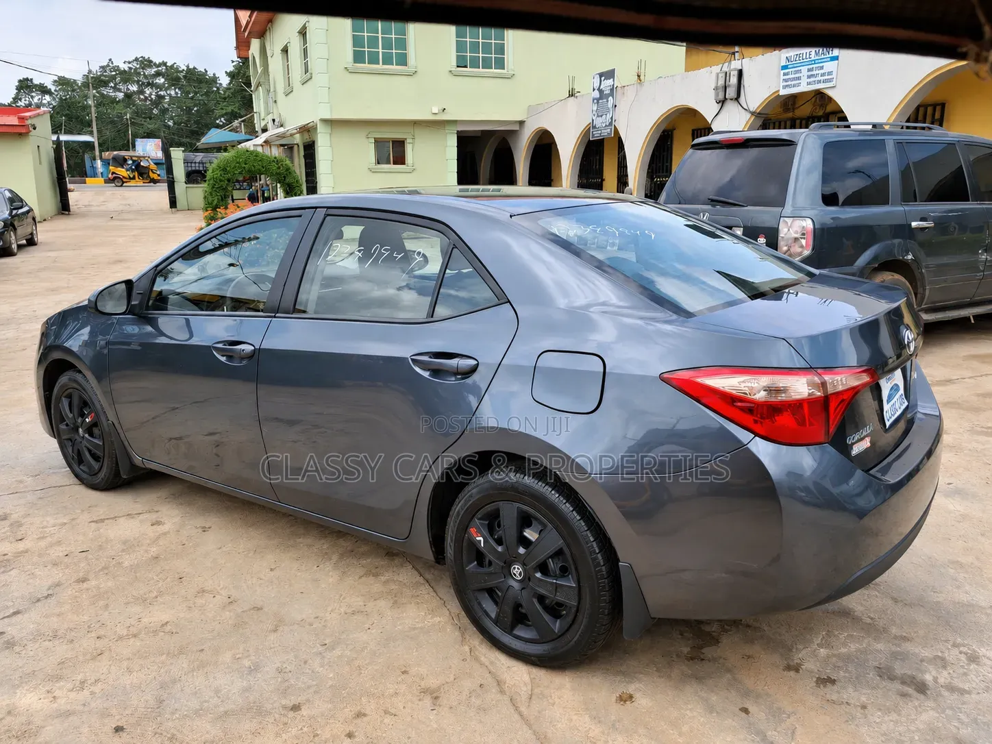 Toyota Corolla LE 4dr Sedan (1.8L 4cyl CVT) 2017 Gray