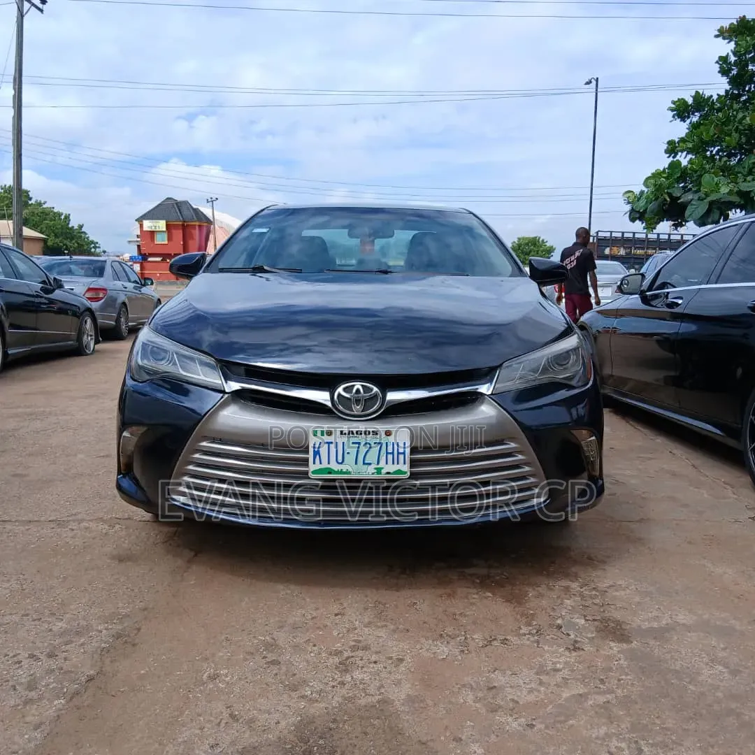 Toyota Camry XLE 4dr Sedan (3.5L 6cyl 6A) 2015 Blue