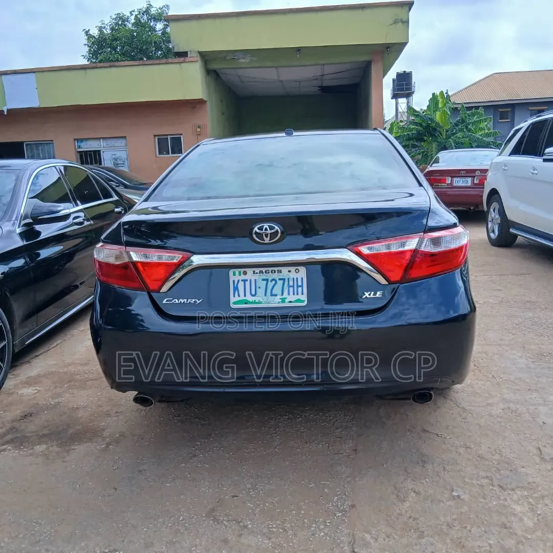 Toyota Camry XLE 4dr Sedan (3.5L 6cyl 6A) 2015 Blue
