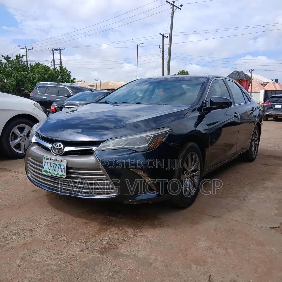 Toyota Camry XLE 4dr Sedan (3.5L 6cyl 6A) 2015 Blue