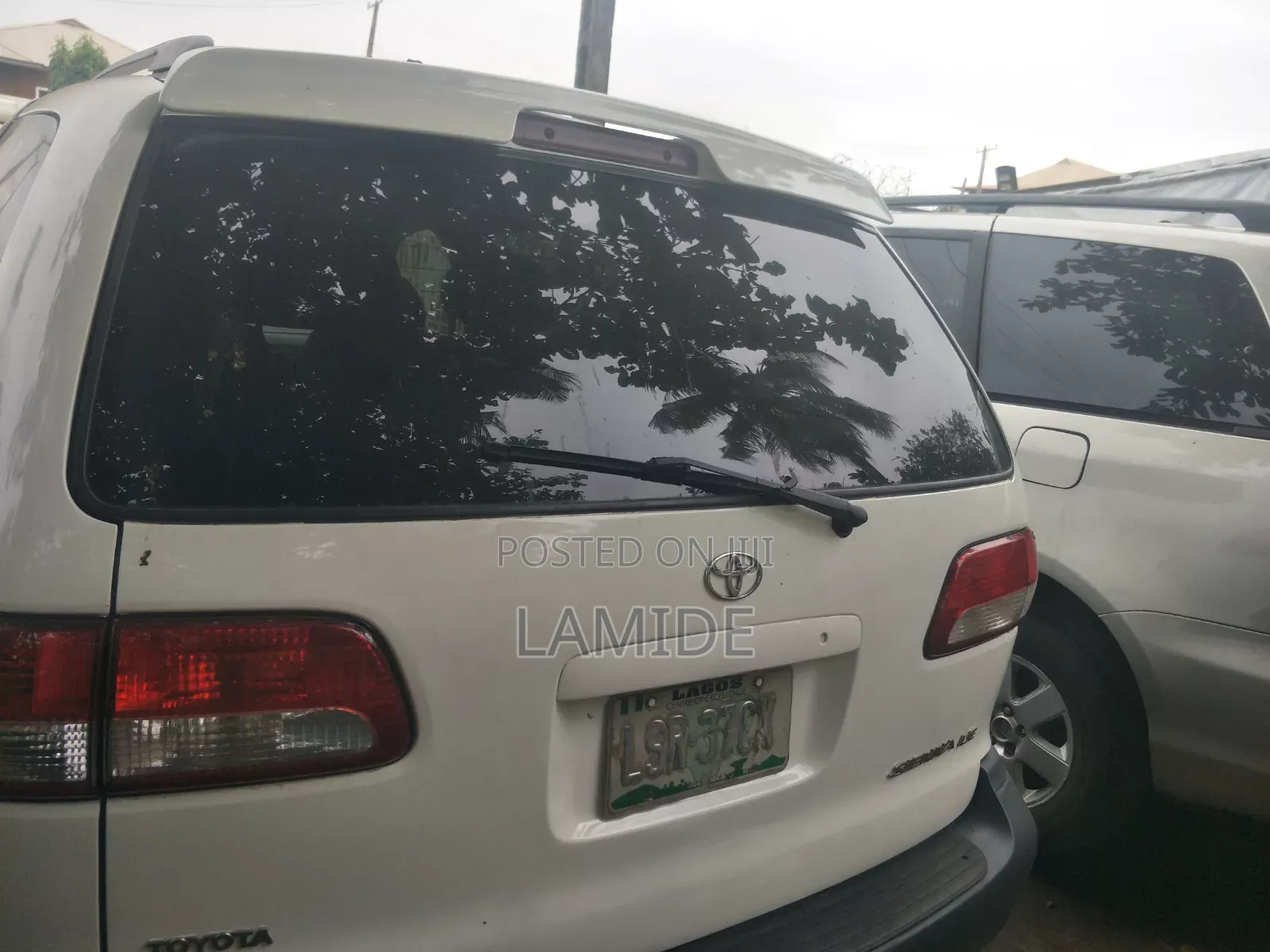 Toyota Sienna 2000 White