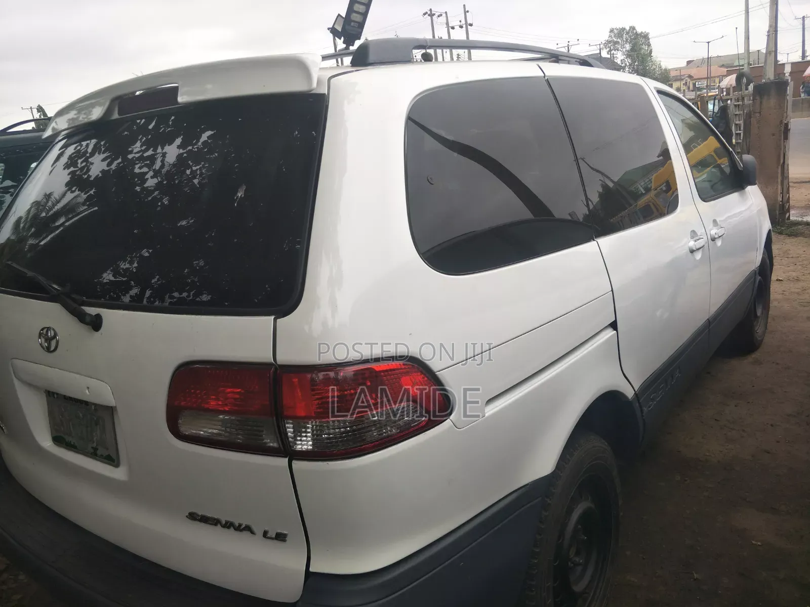 Toyota Sienna 2000 White