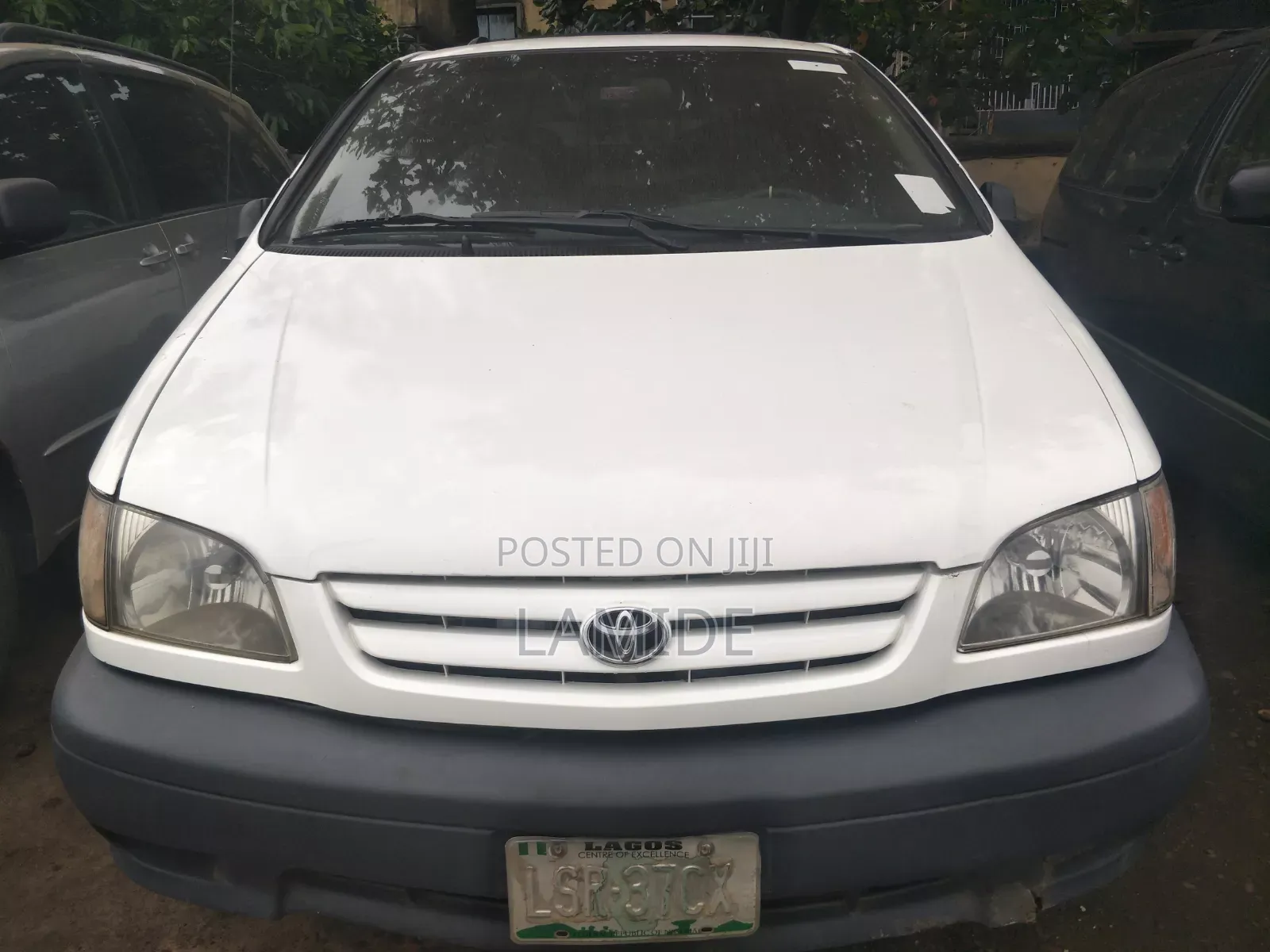 Toyota Sienna 2000 White