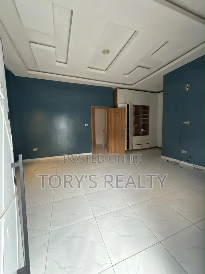 1bdrm Apartment in Ikota for rent