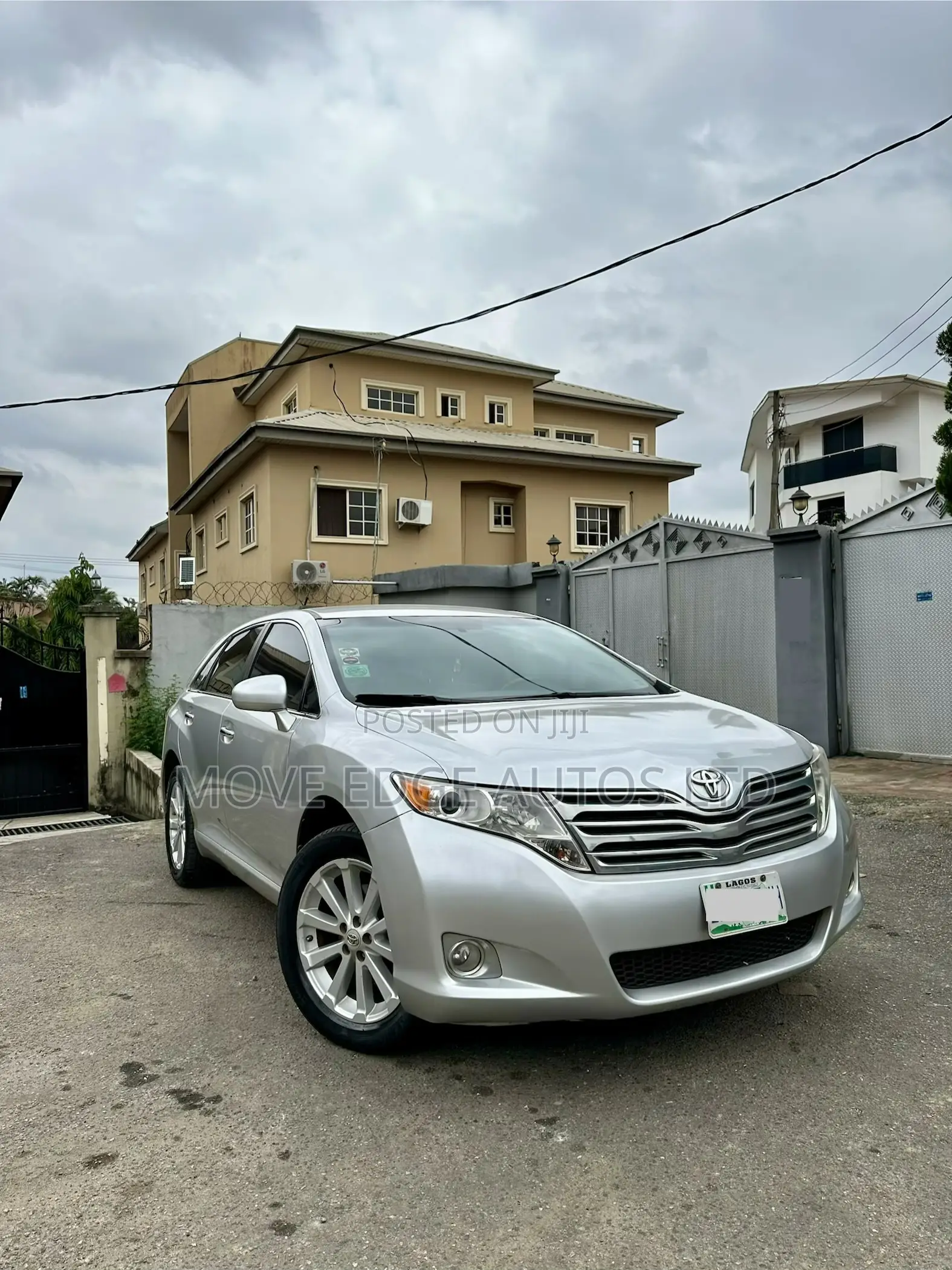 Toyota Venza LE 2011 Silver