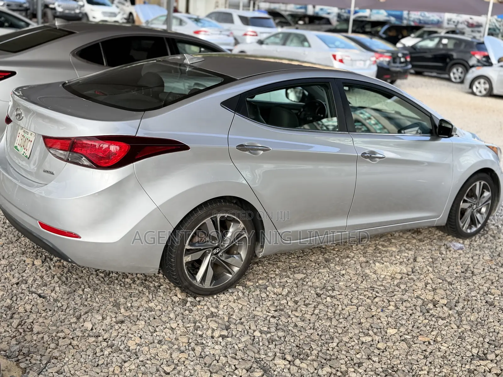 Hyundai Elantra Limited 4dr Sedan (1.8L 4cyl 6A) 2015 Silver