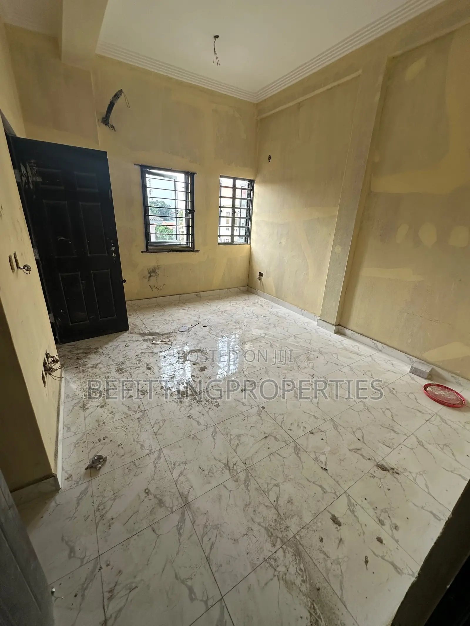 3bdrm Apartment in Yaba for sale