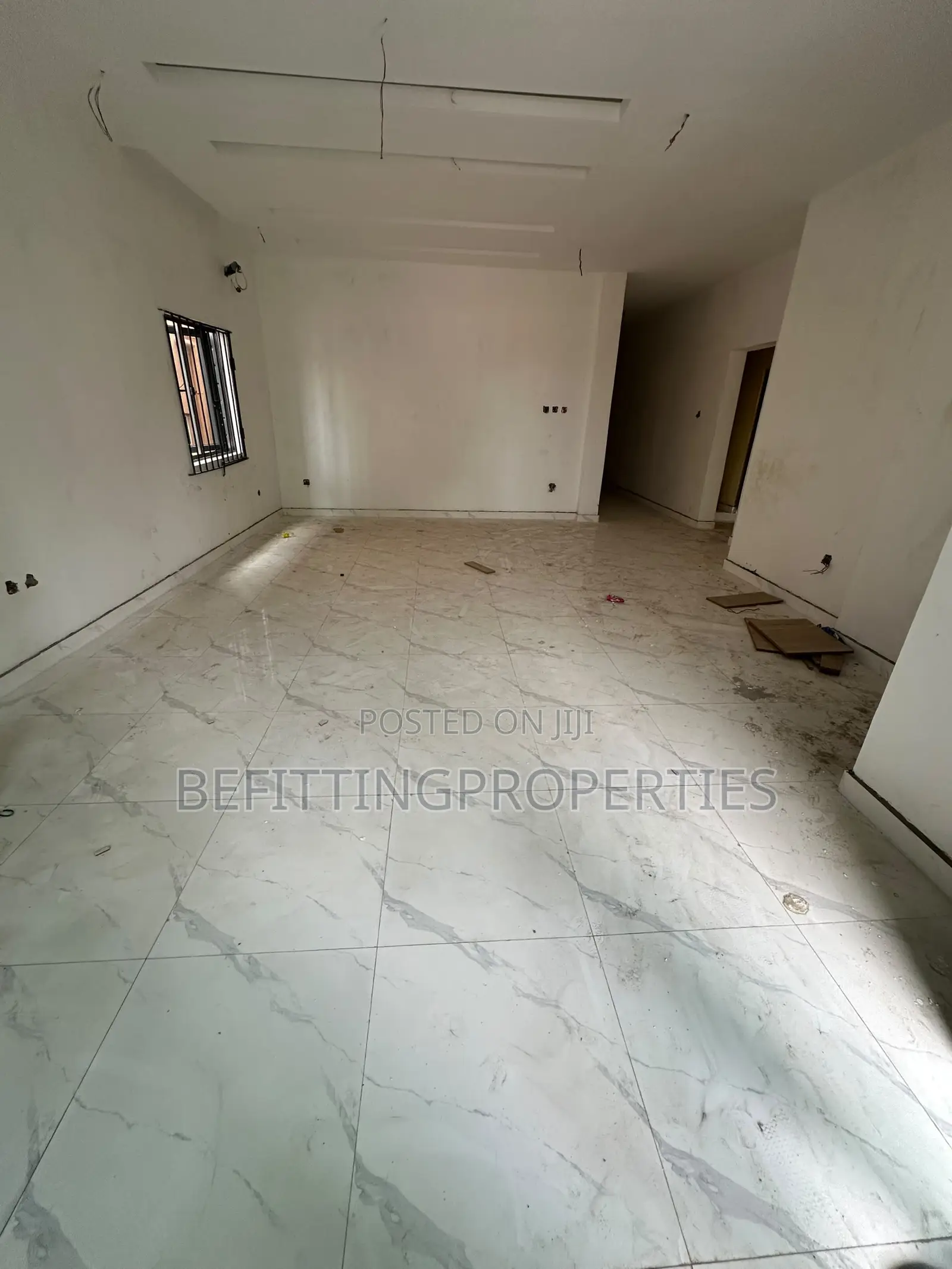 3bdrm Apartment in Yaba for sale