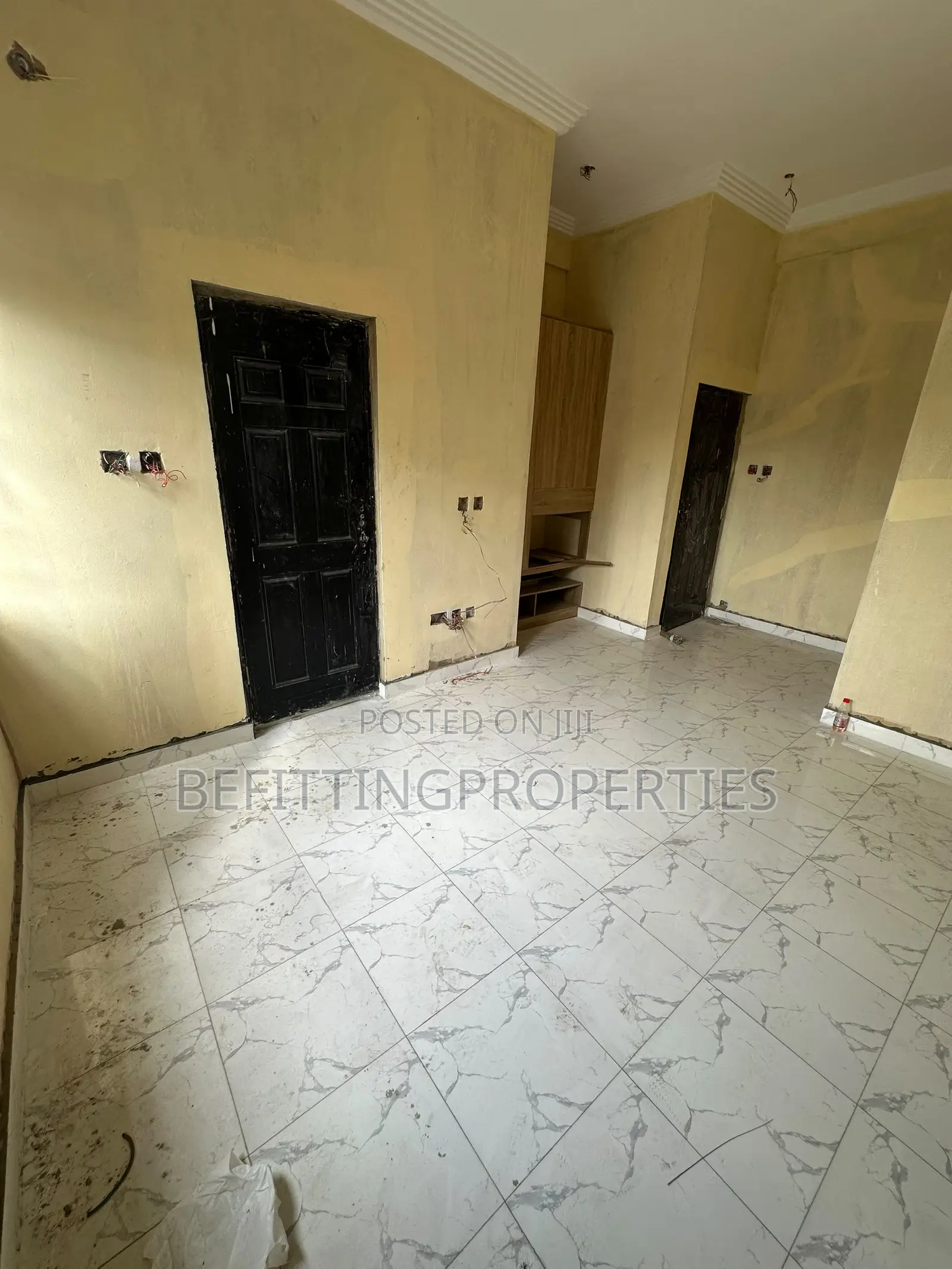 3bdrm Apartment in Yaba for sale