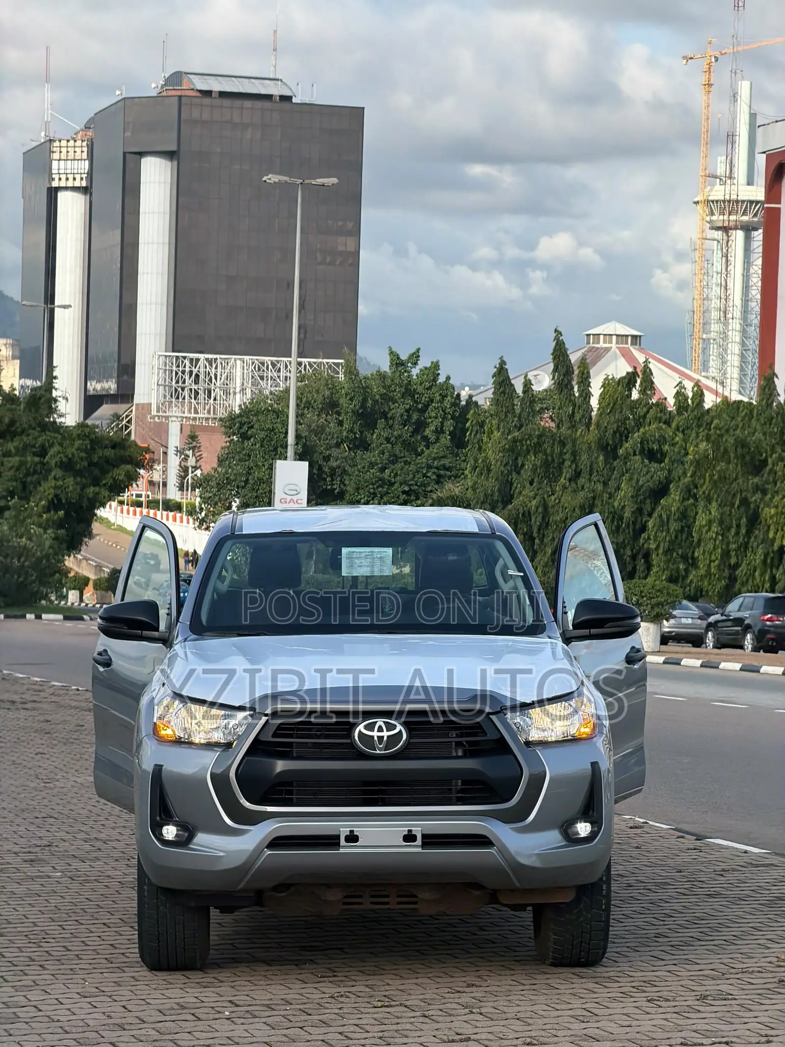 New Toyota Hilux 2026 Gray
