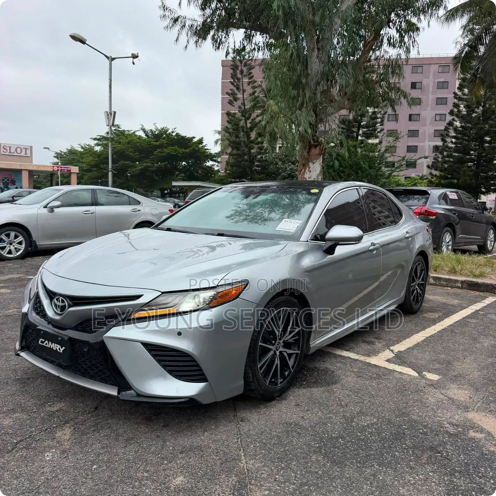 Toyota Camry XSE FWD (2.5L 4cyl 8AM) 2018 Silver
