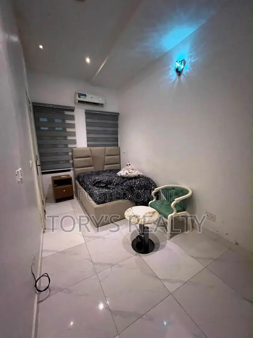 Furnished 1bdrm Apartment in Lekki Phase 2 for rent