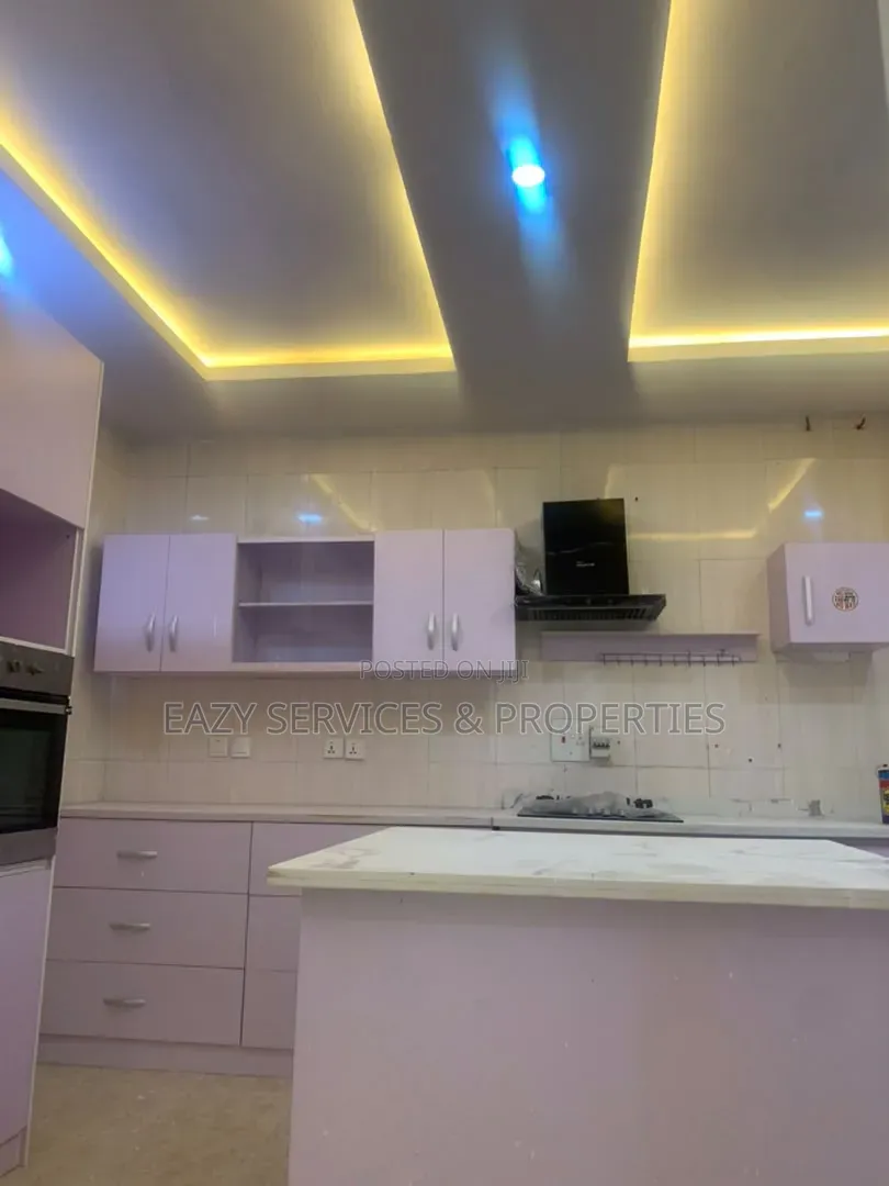 3bdrm Apartment in Lekki Phase One for rent