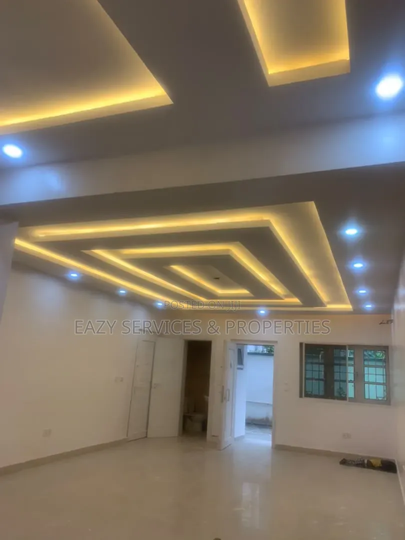 3bdrm Apartment in Lekki Phase One for rent