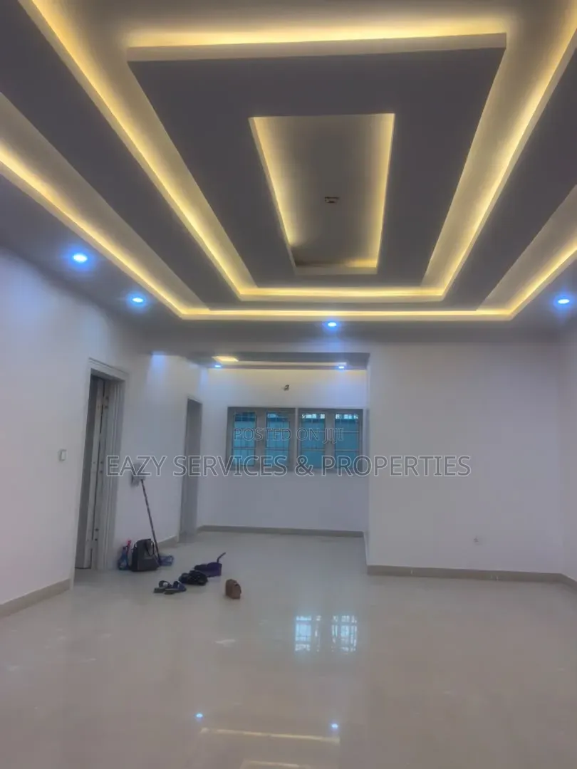 3bdrm Apartment in Lekki Phase One for rent