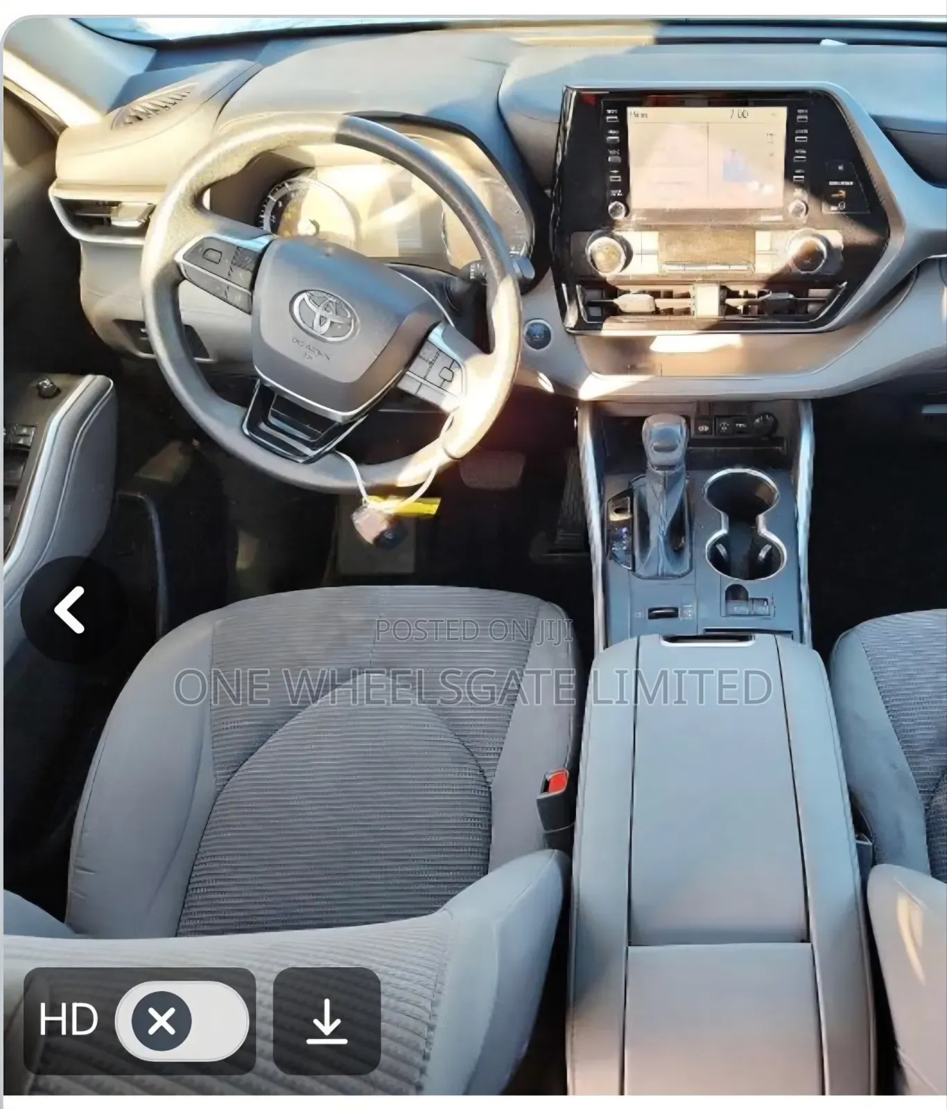 Toyota Highlander LE 2021 White