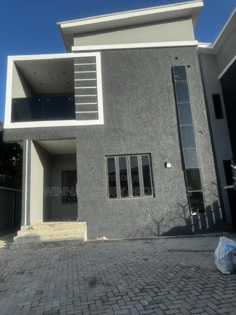 6bdrm Duplex in Garki Area 11 for rent