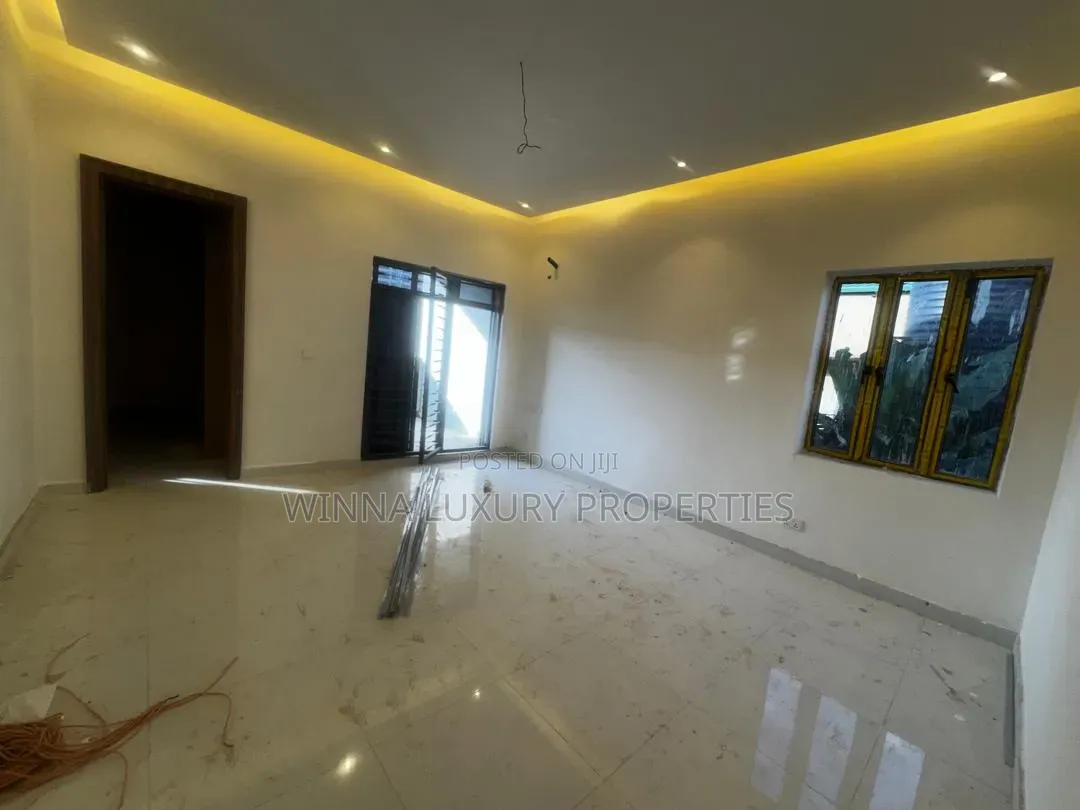 6bdrm Duplex in Garki Area 11 for rent
