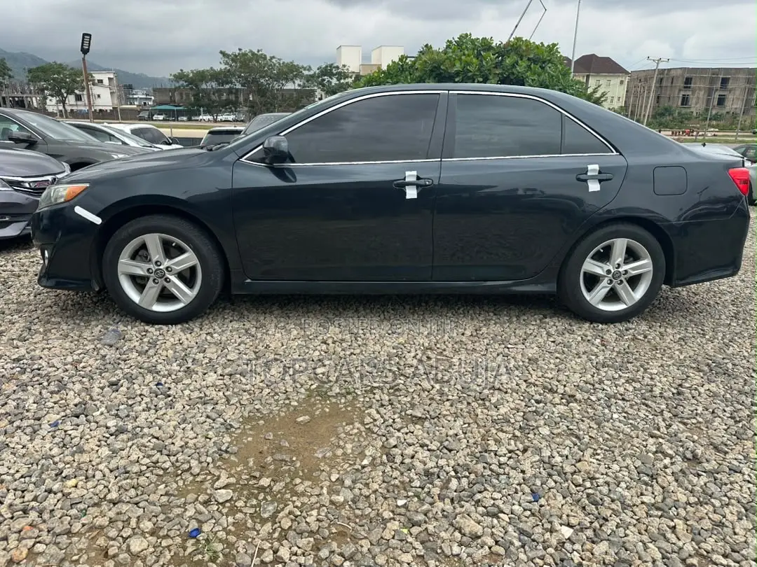 Toyota Camry SE 4dr Sedan (2.5L 4cyl 6A) 2013 Black