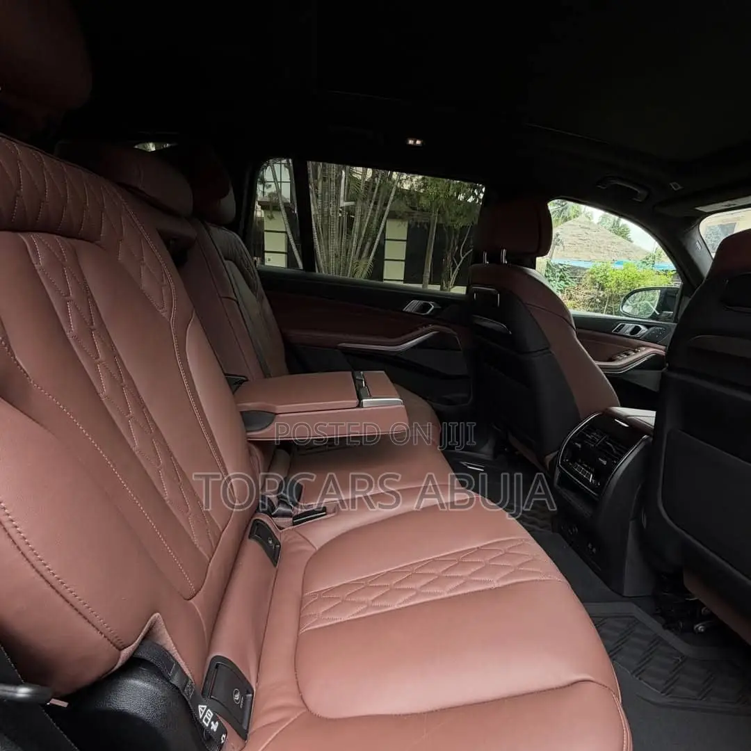 BMW X7 M60i Sports Activity Vehicle 2025 Black