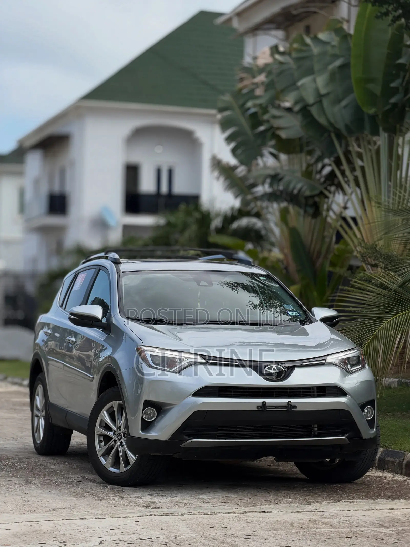 Toyota RAV4 Limited 4dr SUV (2.5L 4cyl 6A) 2018 Silver