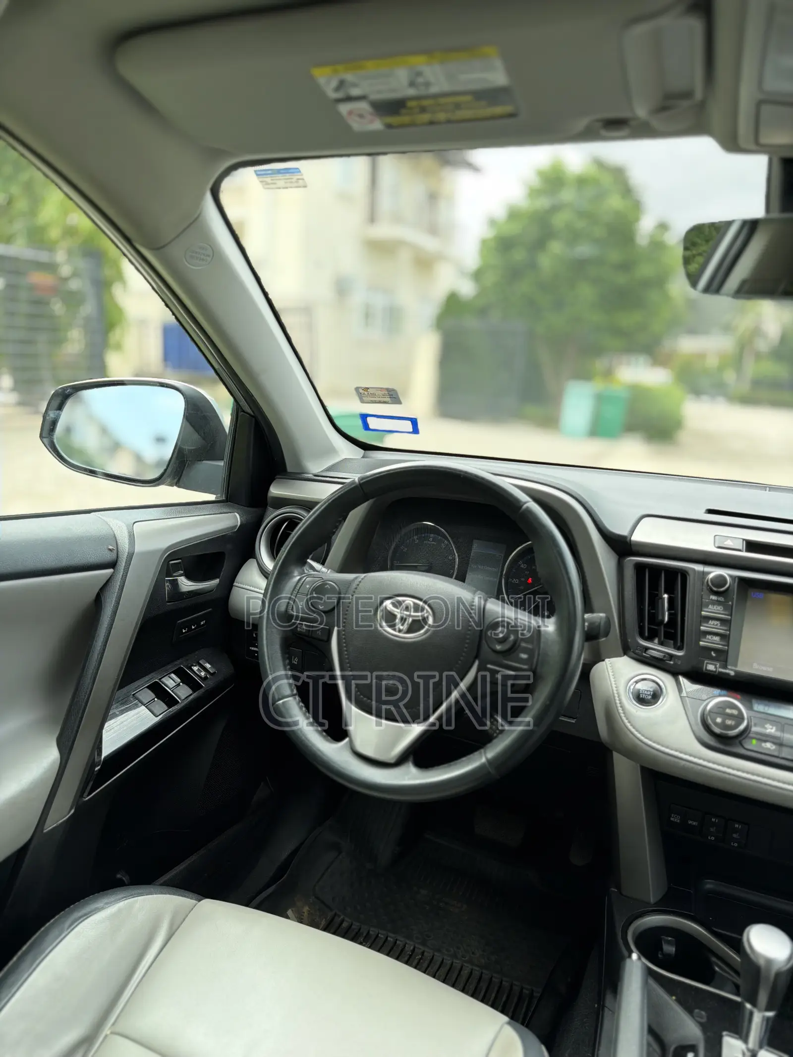 Toyota RAV4 Limited 4dr SUV (2.5L 4cyl 6A) 2018 Silver