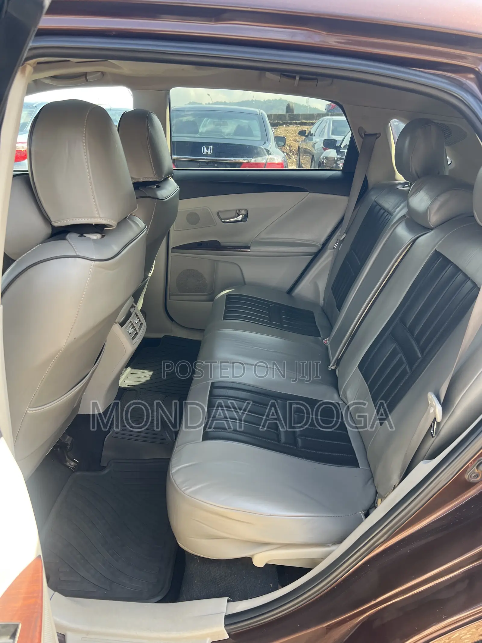 Toyota Venza LE 2010 Brown