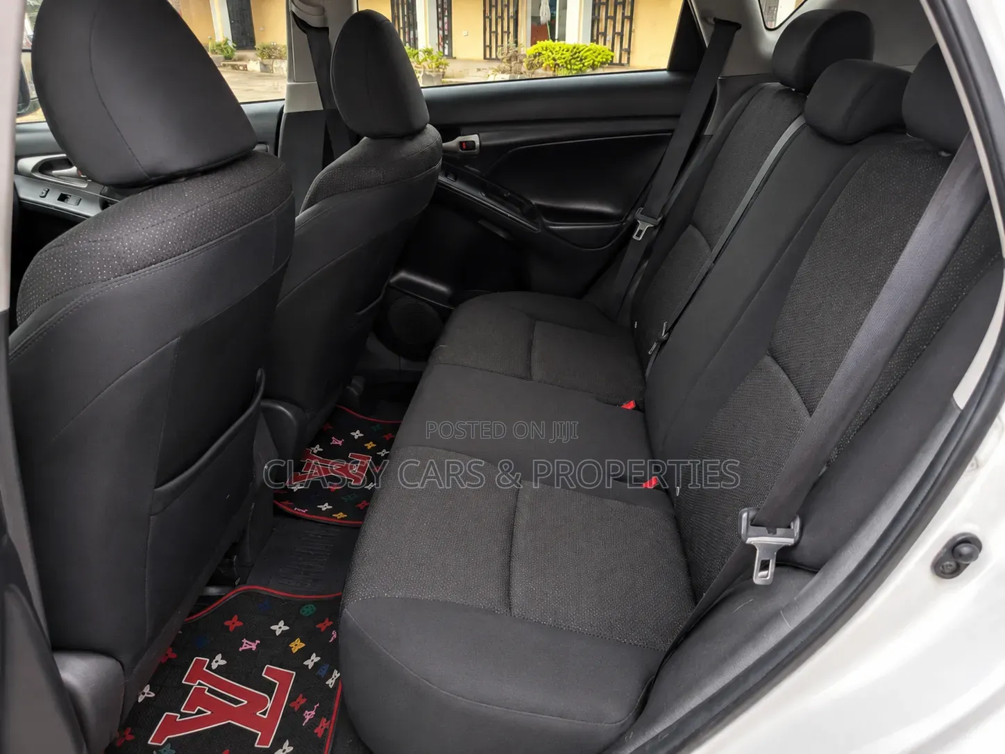 Pontiac Vibe 2009 White